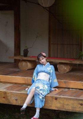 欧美时尚博主夏天街拍_BD英语电影完整版